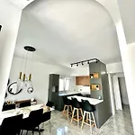 Beehouse Apartment
