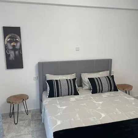 Beehouse Apartment Kalithies