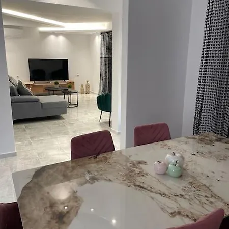 Beehouse Apartment