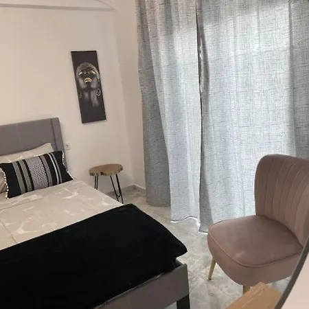 Beehouse Apartment Kalithies